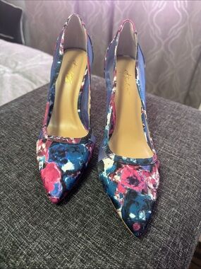 Thalian Pink & Blue Floral Pointed-Toe Stiletto Pumps